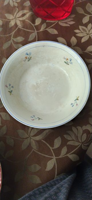 Vendo terrina muito antiga.