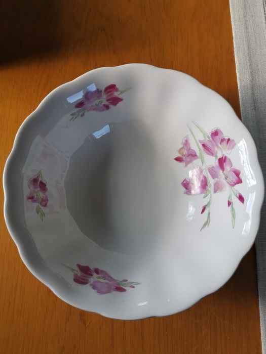 3 miski porcelanowe śr. 23 cm