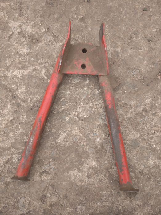 Центральная подножка мопеда Карпаты