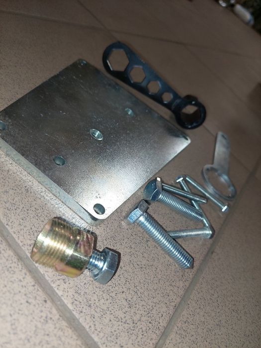 Sprzedam zestaw silnika rometowskiego motorynka klucze ściągacze kpl