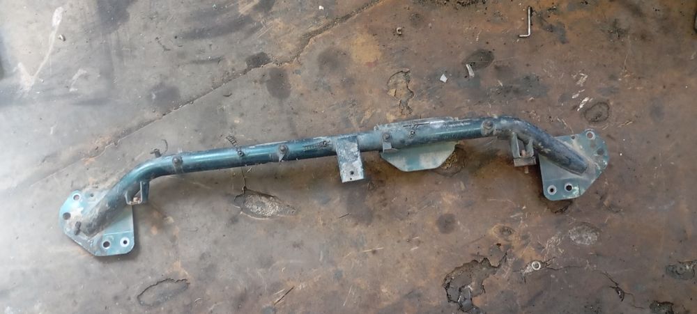 Передняя балка Ауди 80