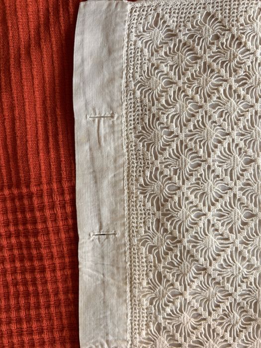 Capas (2) para almofadas. Anos 30. Renda e algodão