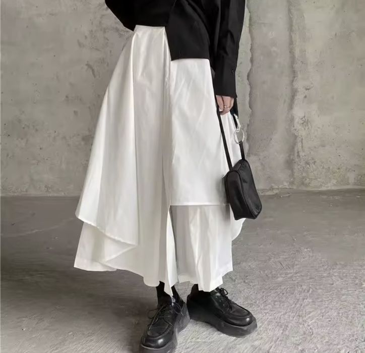 Біла асиметрична спідниця