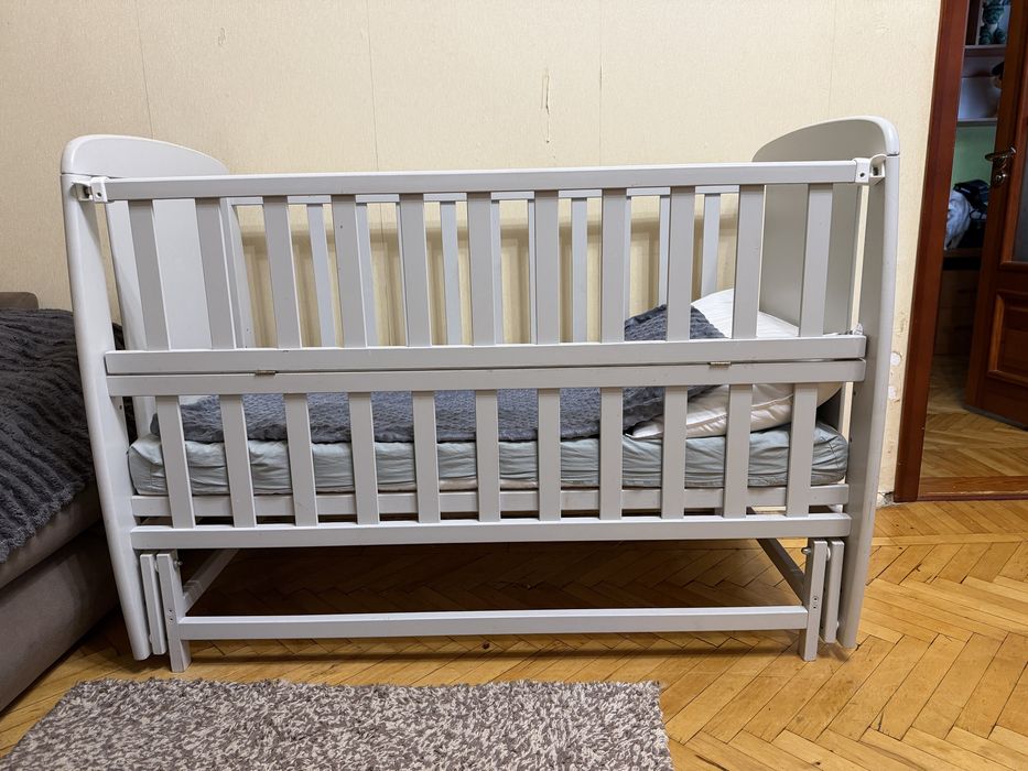 Дитяче ліжко маятник