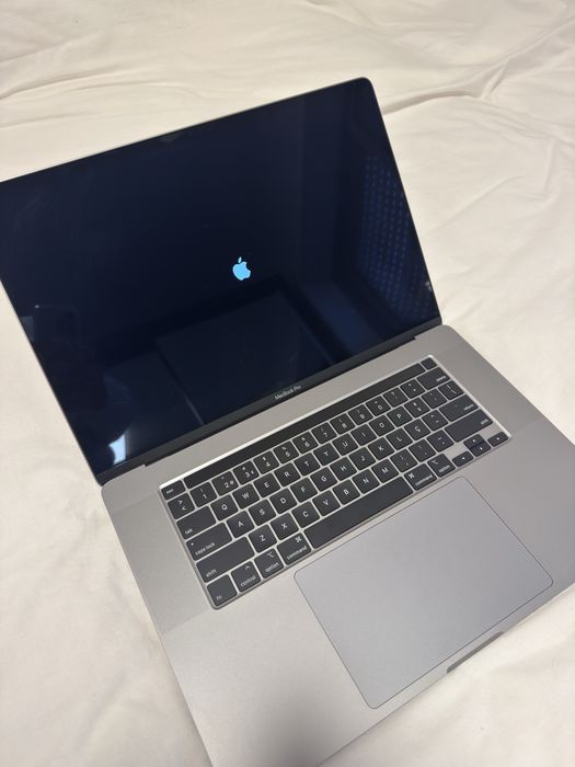 Apple MacBook Pro 2019 | 16" | i7- 9750H | 16 GB | 512 GB SSD | 5300M 4 GB | cinzento espacial | PT