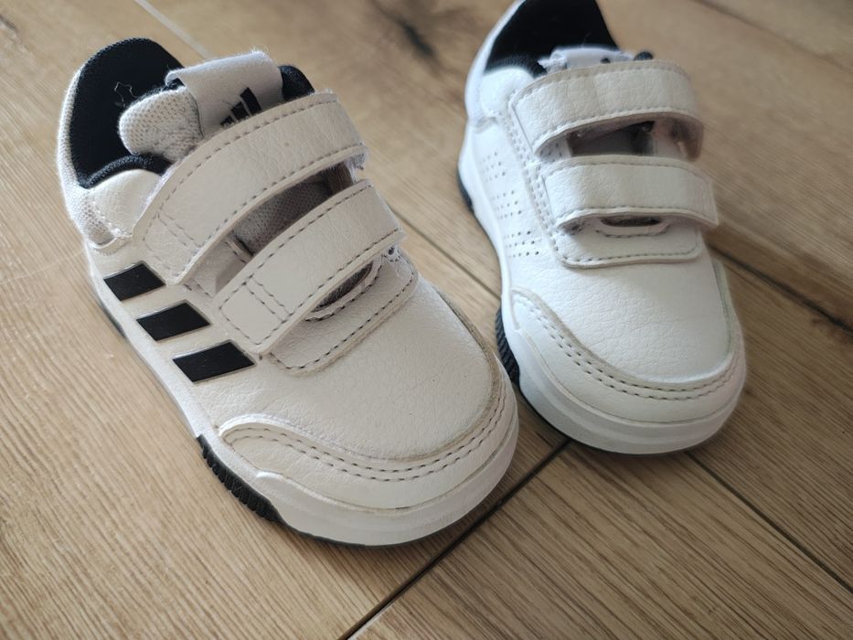 Buty dziecięce Adidas rozm.20  12cm Białe..