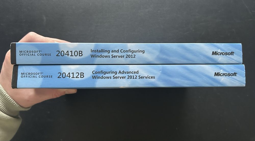 Conjunto de 2 Livros / Manuais: Microsoft Official Course - 20410B