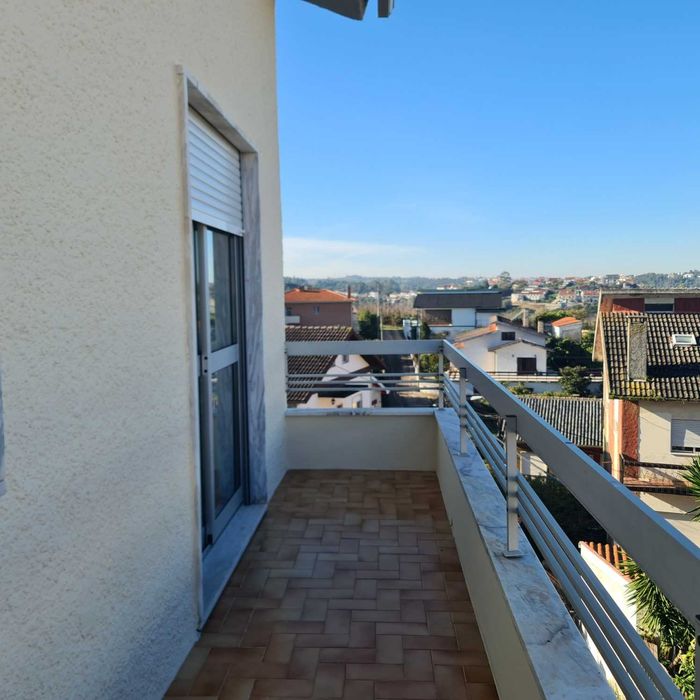 T3 arrenda-se junto Intermarché Santa Clara