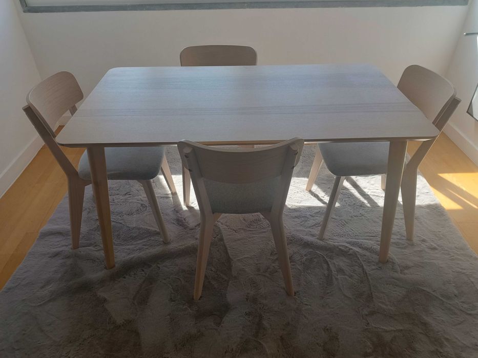 mesa e 4 cadeiras Ikea
