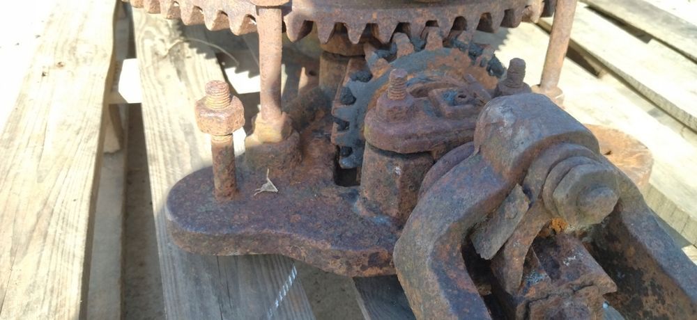 Stary zabytkowy kierat konny koła zębate żeliwne oryginał PRL