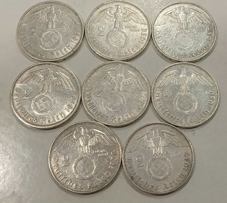 Продам 2 рейх марки свастика срібло