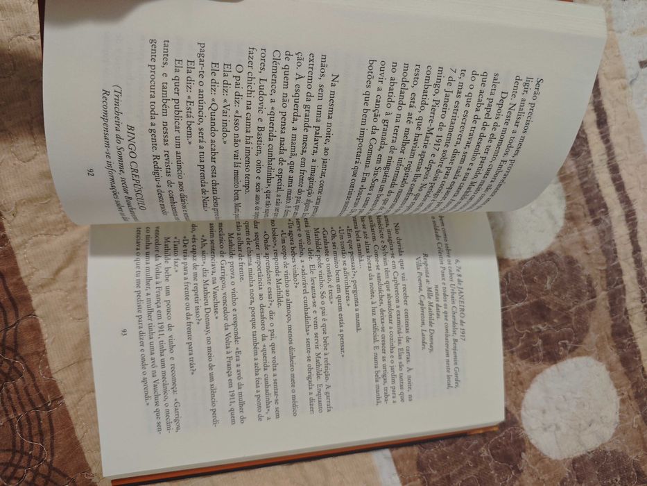 Livro "um longo domingo de noivado"