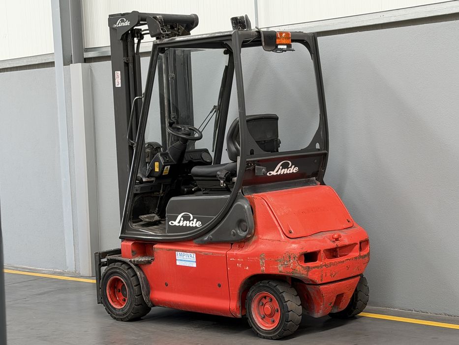Empilhador Linde 2000Kg - Elétrico