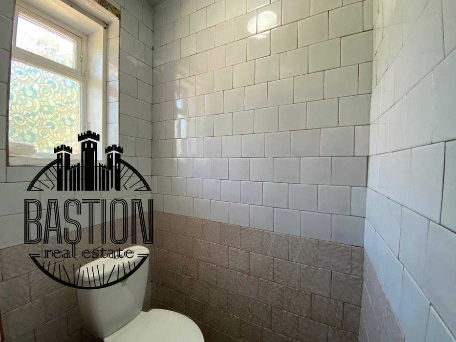 Продаж будинку у тихому та спокійному районі міста