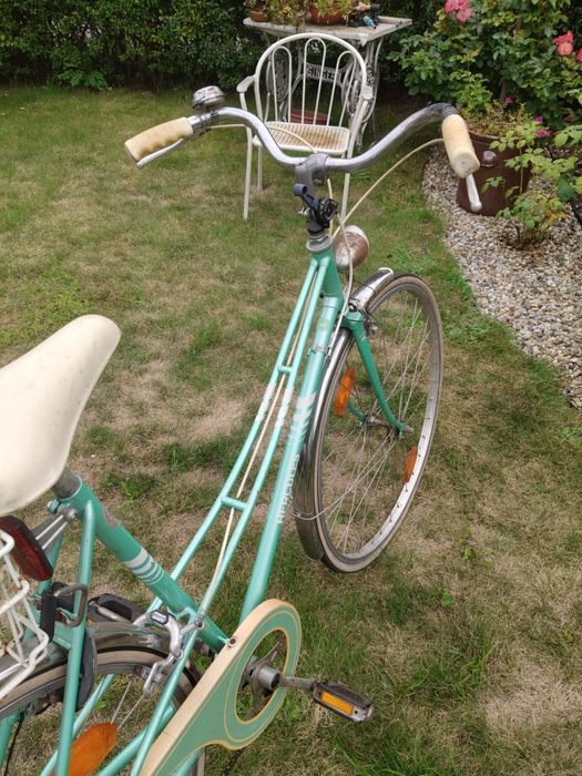 Miętowy rower damski