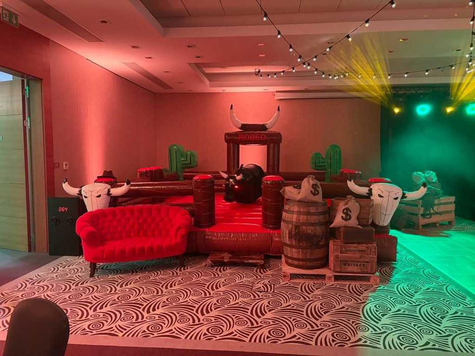 Byk Rodeo z obsługą - wynajem na imprezy | RODEO.pl