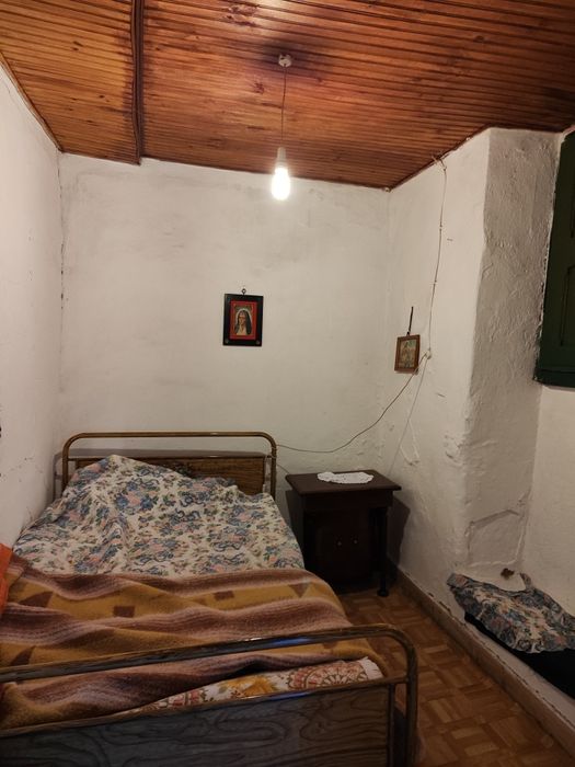 Vende-se moradia para recuperar em Monfortinho