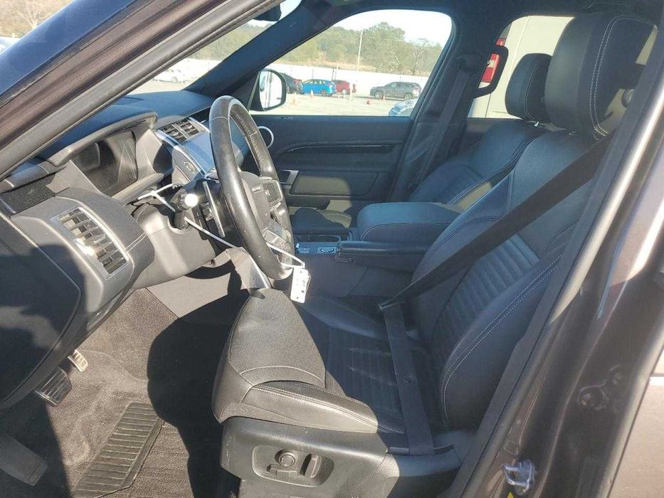 Land Rover Discovery R-Dynamic (2021)