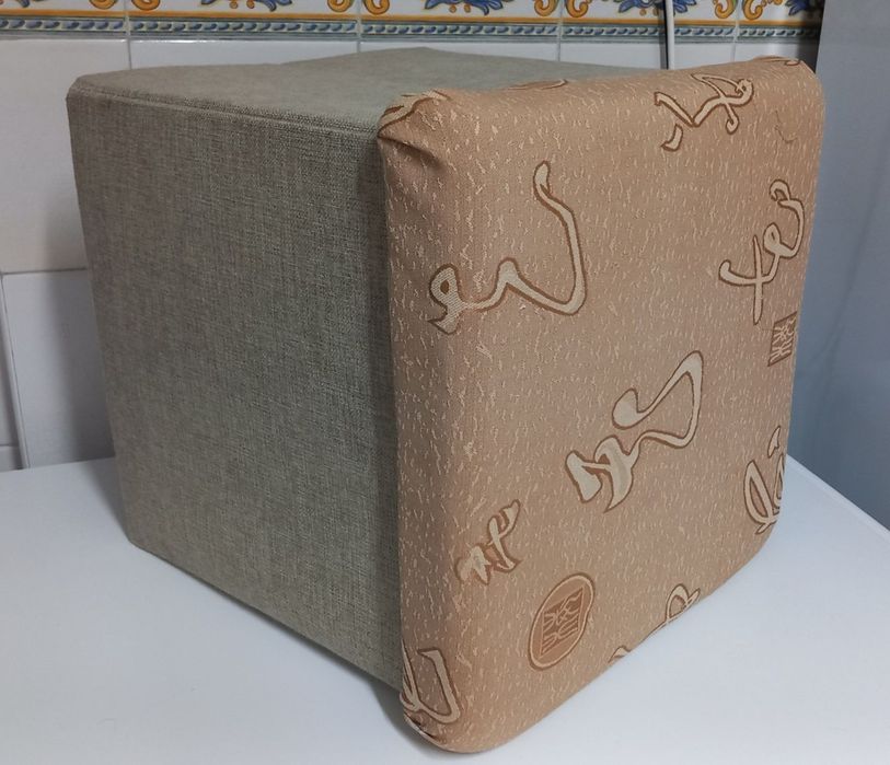 PUFF COM BONITO PADRÃO para arrumação. Quarto,Sala,Cabeceira,Despensa.