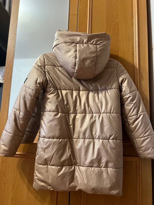 Дуже класна зимова курточка для дівчинки ріст 134