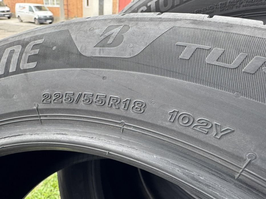 Літні шини Bridgestone 225/55 R18