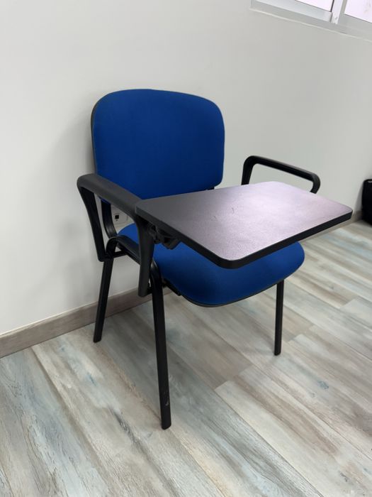 Cadeira 4 pes muito pouco uso