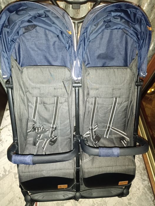 Прогулочная коляска для двойни