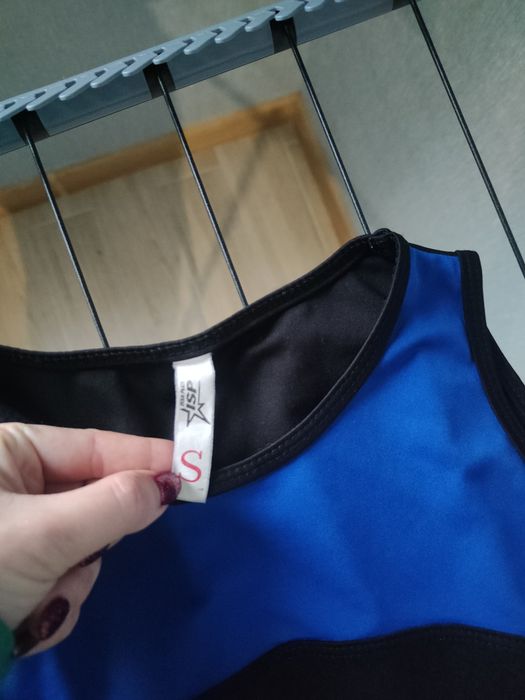 Спортивний топ жіночий