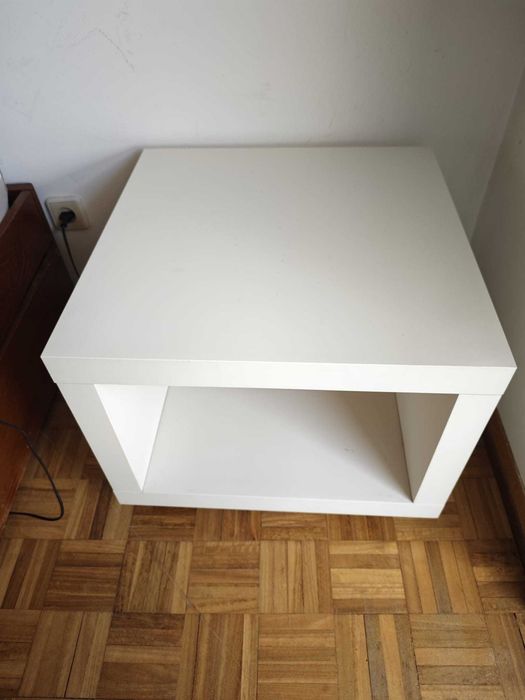 Mesa de Apoio IKEA Branca com Rodas – 55 x 55 x 45,5 cm