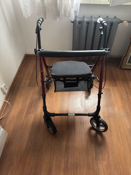 Podporka rehabilitacyjna 4 kolowa