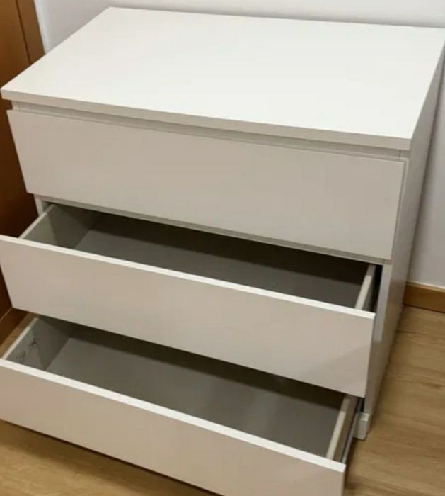 Cómoda branca Ikea 3 gavetas