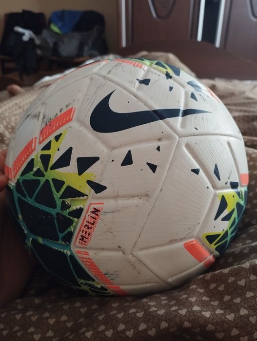 Продається м'яч професійної моделі! Розмір 5 Мерлін найк