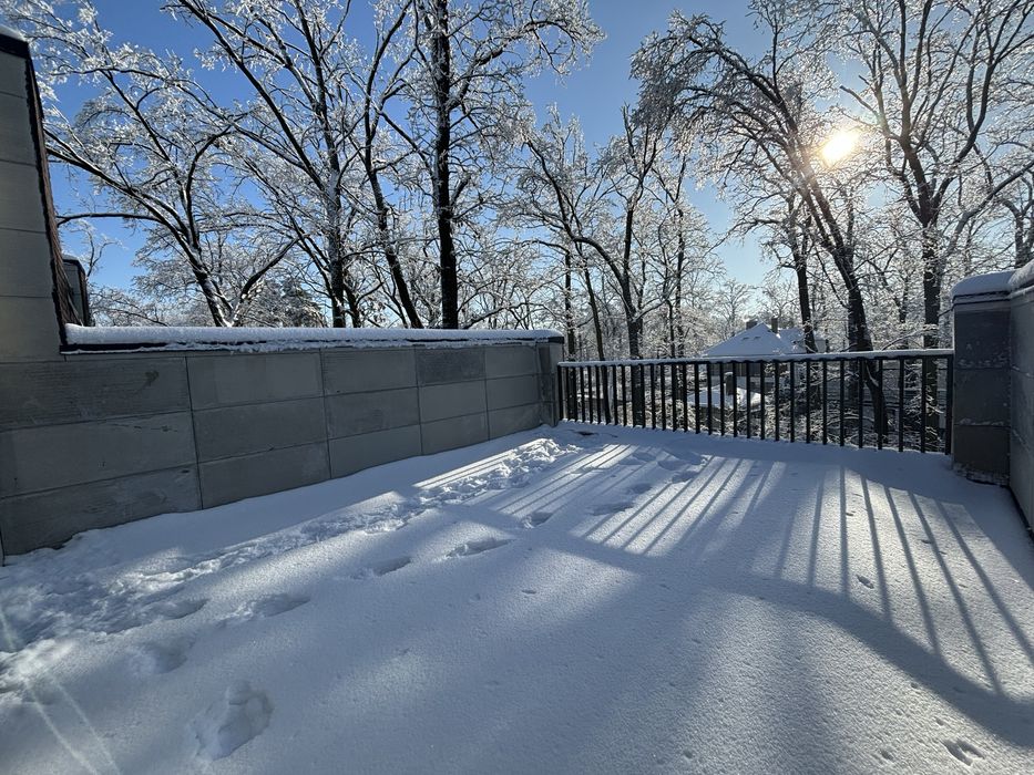 Таунхаус під єОселю з терасою на даху. Локація топ!