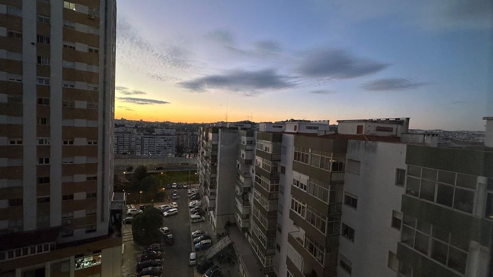 Alugo quarto na Pontinha perto do metro