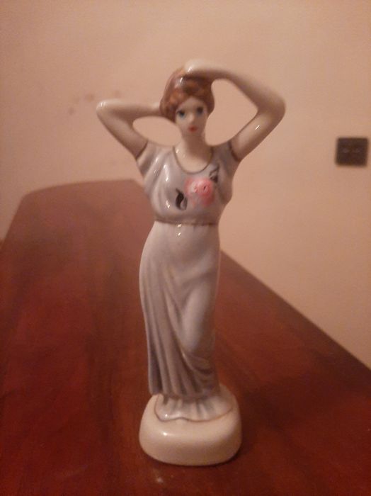 Porcelanowa figurka.