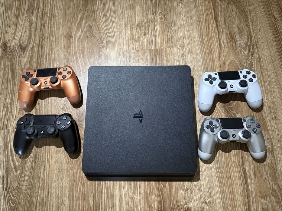 Ps 4 slim 500gb + 4 геймпада