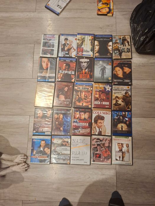 Płyty cd filmy kasety