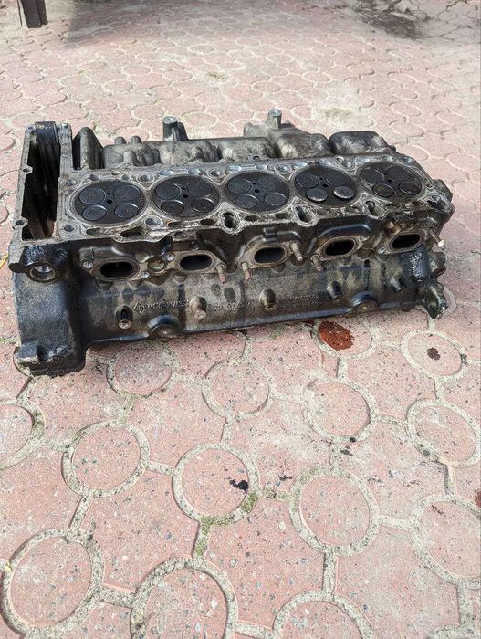 Головка блока циліндров на двигун 2.7 дизель Mercedes/Ssangyong