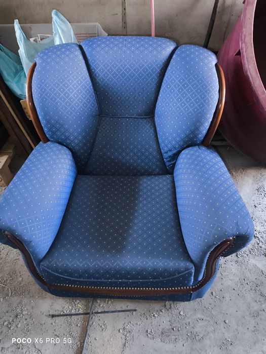 Sofá cama , 2 poltronas