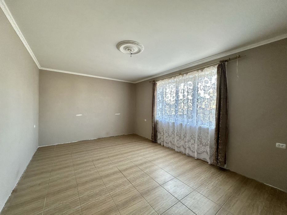 Продаж окремостоячого будинку в Оброшине