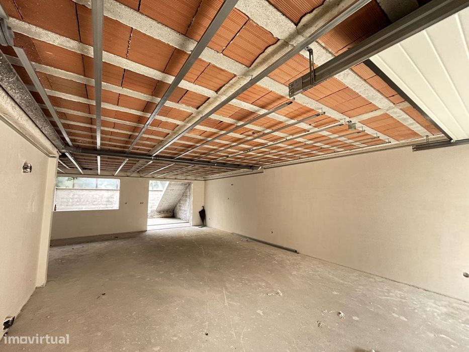 VENDE-SE Moradia T4,NOVA,entregue equipada, próximo ao Centro de Braga
