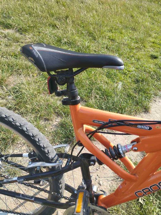 Велосипед б/у з 24 колесами і 21 швидкістю.