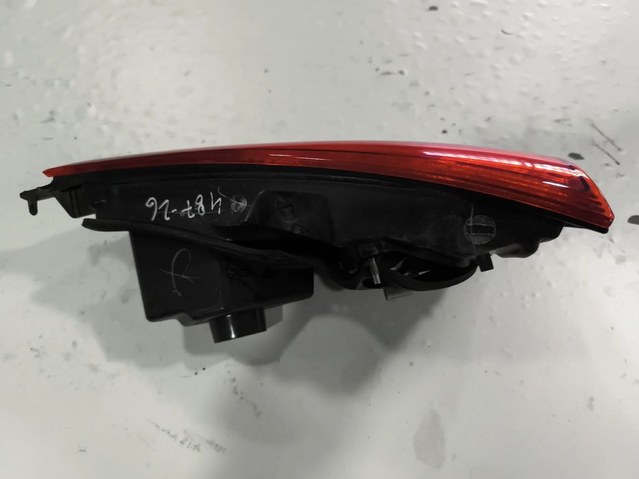 Farolim da mala esquerdo NISSAN QASHQAI +2 (JJ10E)