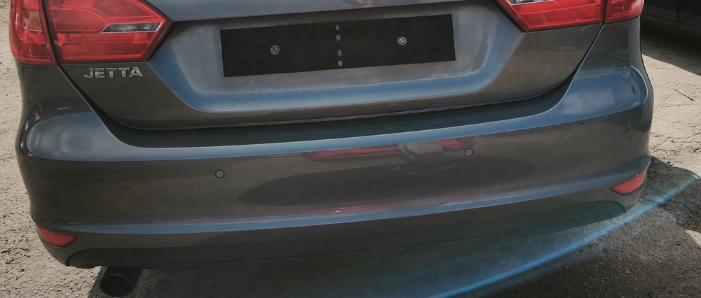 VW JETTA VI 11r SEDAN ZDERZAK TYL TYLNY PDC LD7X