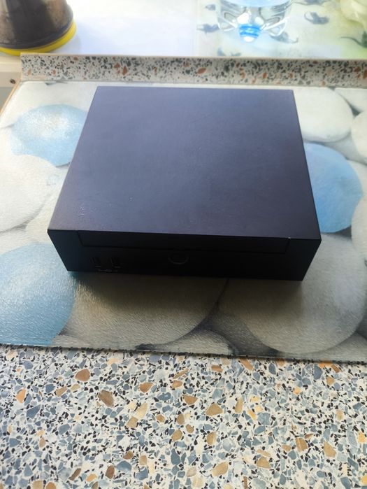 Мини ПК в рабочем состоянии