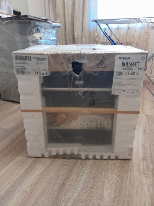 Продам духову шафу Hansa