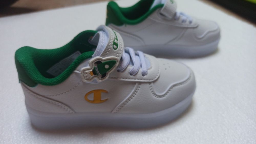 Buty champion świecące 26