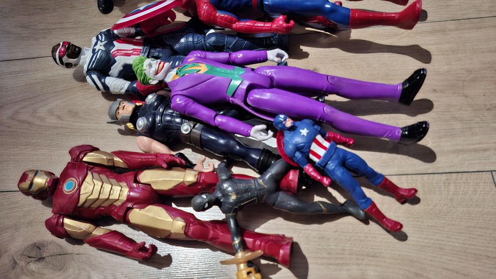 Figurki Avengers