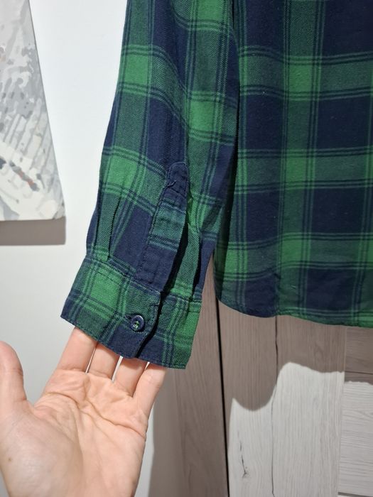 Koszula damska w kratę zielono-granatowa.