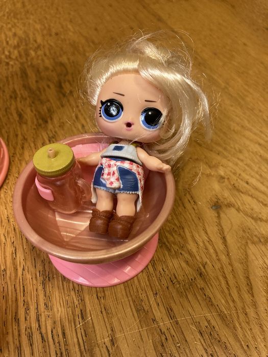 Lalka LOL Surprise OMG, kapsuła, akcesoria.